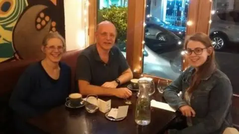 Family picture Natasha Abrahart and her parents