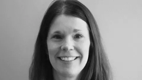 Cirrus Jenny Straumers