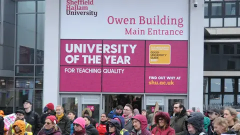 LDRS Striking staff at Sheffield Hallam University