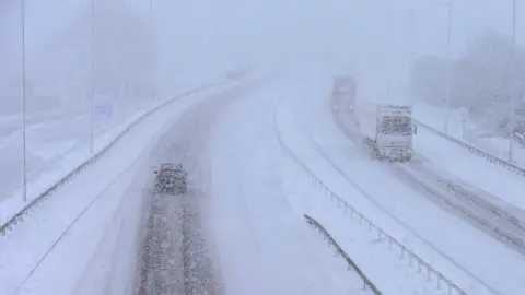 Press Eye/Darren Kidd Motorway in the snow