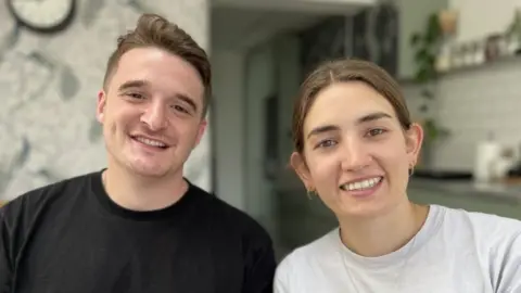 Steve Huntley/BBC Dr Hayden Davis and Dr Alice Bolton