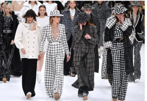 Chanel showcases last Karl Lagerfeld collection at Paris Fashion Week
