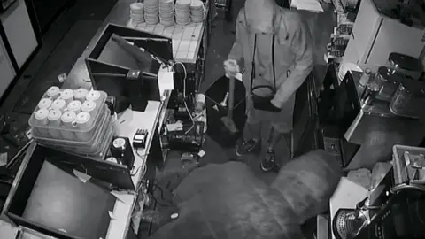 Orchard Tea Garden Thieves at work, Orchard Tea Garden