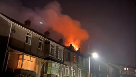 Twitter/@SteveARees Swansea fire