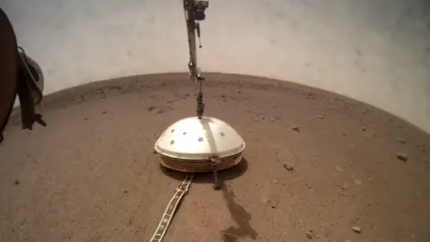 NASA/JPL-Caltech SEIS shield