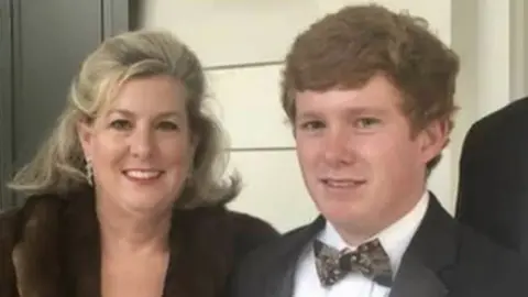 did paul murdaugh smoke cigarettes Chris Wilson, Alex Murdaugh's best friend and law school roommate, testified that Murdaugh's number one priority was his family. Wilson said appeared “destroyed” after his son and wife were murdered. But Murdaugh murders: How Paul helped