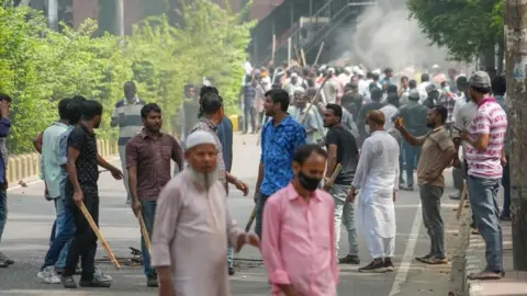 Bangladesh Protests - today's protests in Dhaka as gathered by the BBC Bangla team.