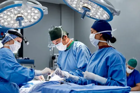 Surgeons at work 