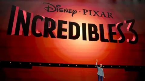     Jesse Grant / Getty Images voor Disney Pete Docter, CCO, Pixar verschijnt op de Disney Entertainment Showcase op D23: The Ultimate Disney Fan Event in Anaheim, Californië op 9 augustus 2024.