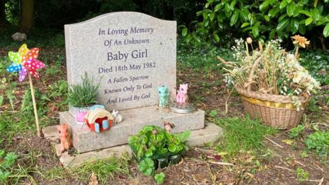 Headstone "in loving memory of an unknown baby girl" 