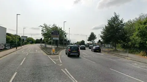 An image of the junction of Welford Road and Almond Road in Leicester 