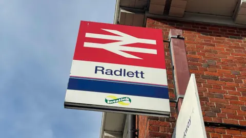 Radlett train station