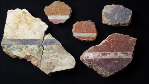 Red River Archaeology Group Painted plaster selection