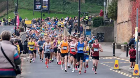Jane Tomlinson, Run for All Around fifty runners in Scarborough taking part in the 10k 