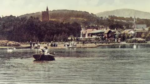 Heritage Service, Dumfries and Galloway Council An old view of the pond in Moffat