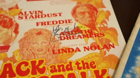 Panto programme autographed by Linda Nolan