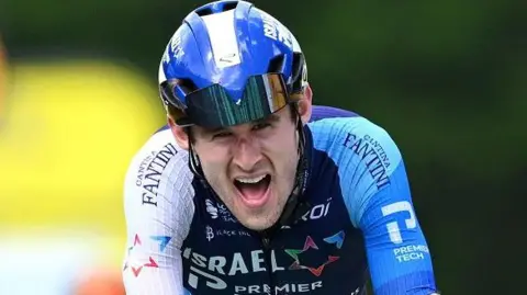 Stevie Williams exerts every ounce of effort at the 2024 Tour de France
