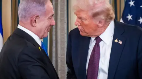 Image shows Trump and Netanyahu