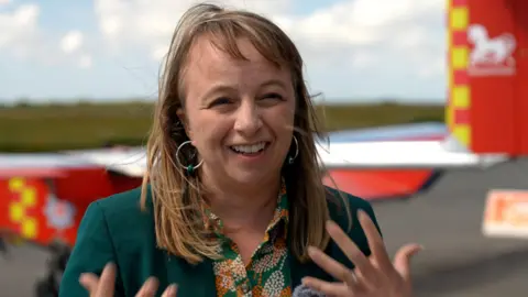 Sabine Hauert, profesora de ingeniería de enjambres en la Universidad de Bristol 