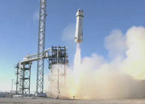 BLUE ORIGIN Lift-off