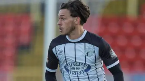 Gateshead midfielder Luke Hannant