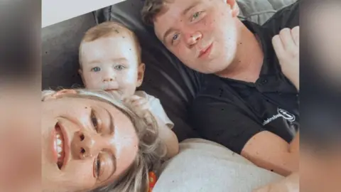 Family Photo Ashleigh, Matteo and Ben