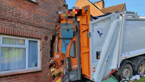 Hampshire Constabulary Lorry crash