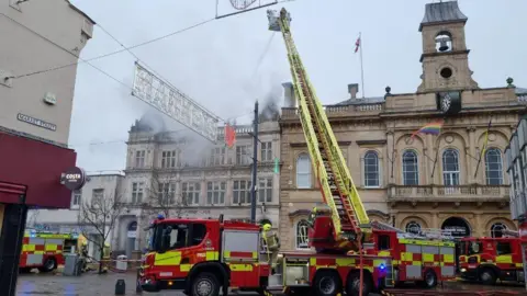 Loughborough: Roof repair work starts at town hall after fire