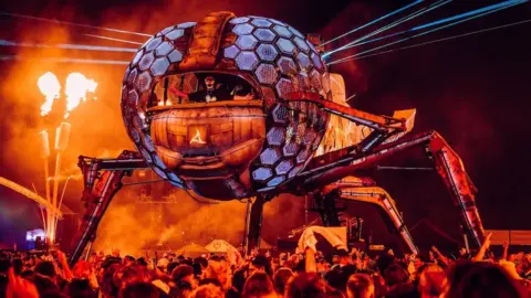 Sonny Fodera inside the Arcadia dragonfly