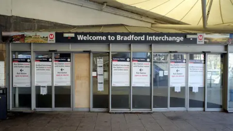 Habloid/Geograph The outside of the interchange