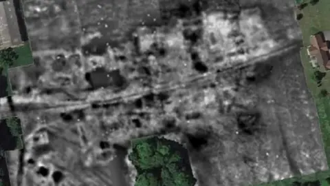 Humber Timelines / Ethos Heritage CIC Surveys of the site show what appears to be buried houses