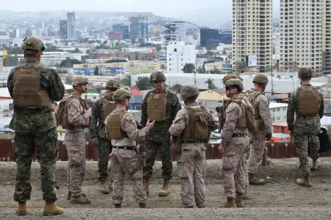 Getty Images US Marine Corps di San Diego, California, sebagai bagian dari penyebaran Departemen Pertahanan 1.600 pasukan tugas aktif ke perbatasan