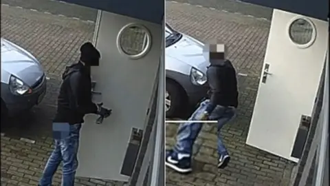 Dutch police Police last year issued pictures of the suspected killer of Reduan B, before and after the attack