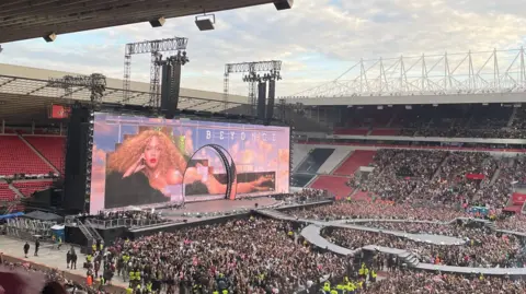 Beyonce concert in Stadium of Light