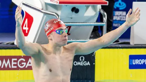 Filip Nowacki celebrate winning European gold