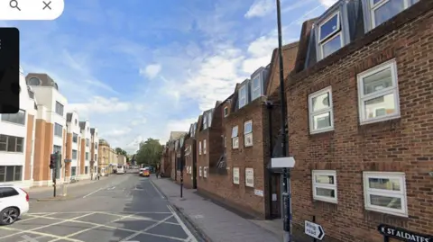 Google Oxford, road with buildings running along both sides.
