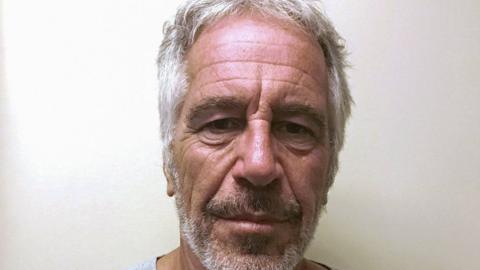 Encuentran muerto en su celda a Jeffrey Epstein, el multimillonario