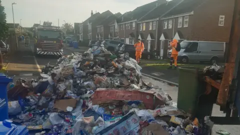 Rubbish in Sea View Gardens