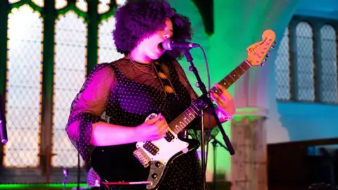 Amanda Kingston/LDRS Fraulein at Sound City Ipswich