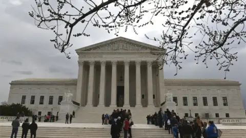 Supreme Court sides with Trump on immigration detention