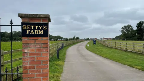 Entrance to Betty's Farm