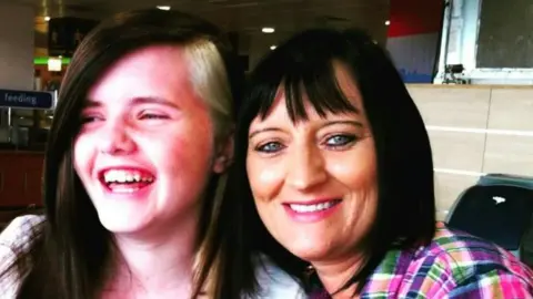 Family photo Amelia Karnstein with her mother Janet Scott