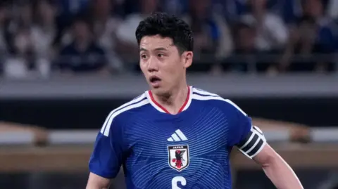 Waturu Endo playing for Japan