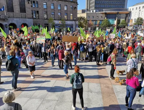 Dundee demo