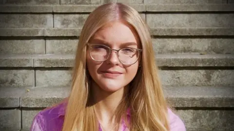 Martin Giles/BBC Leah Skinner