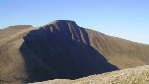 Geraint Smith/Geograph Pen Y Fan from y Cribyn