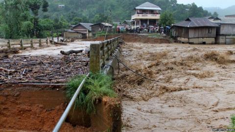 Myanmar floods: UN says death toll 'to rise' - BBC News