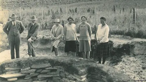 Orkney Library and Archives  Four women and Prof Gordon Childe