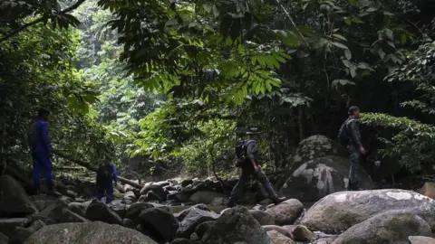 EPA Search team in jungle