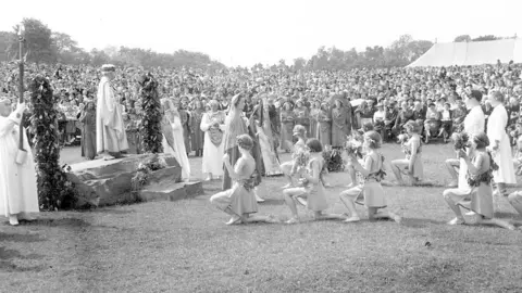 Rhondda Cynon Taf County Borough Council flower girls at the 1956 Eisteddfod